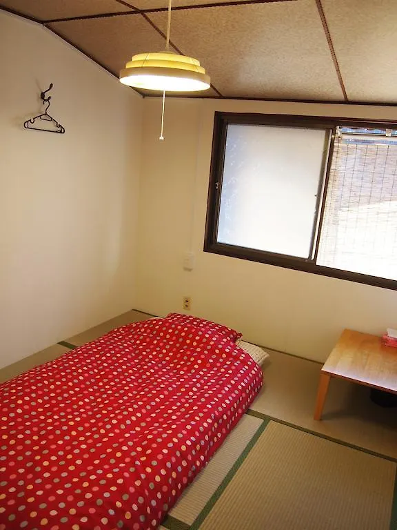 קיוטו Guesthouse Usagi-Momiji אכסניה